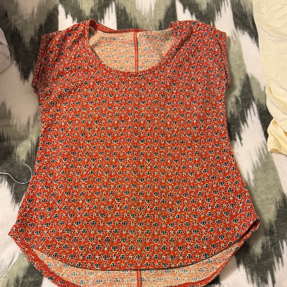 Loft Women's Red Floral Short-Sleeve Scoop Neck Top